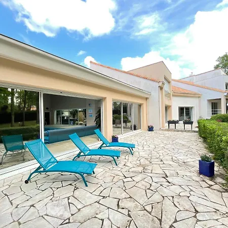 Les Jardins De La Muse, Piscine Couverte, Et Fitness