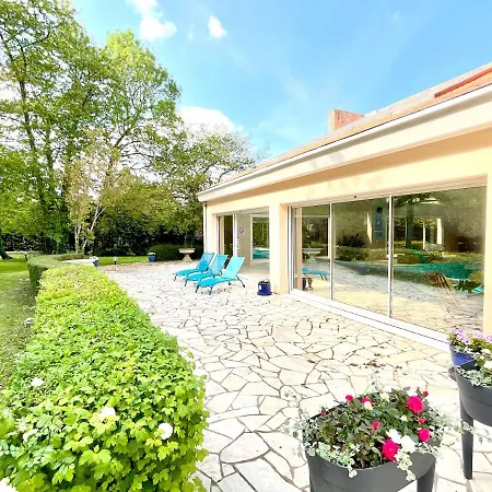 게스트하우스 Les Jardins De La Muse, Piscine Couverte, Et Fitness *