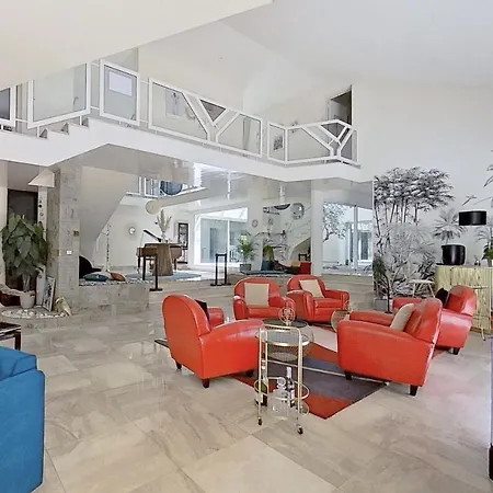 Les Jardins De La Muse, Piscine Couverte, Et Fitness *