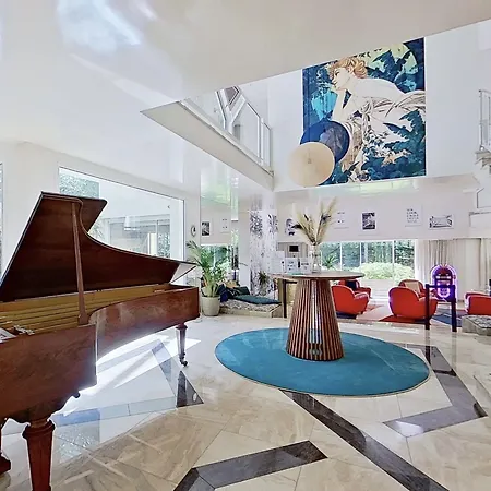 Les Jardins De La Muse, Piscine Couverte, Et Fitness ゲストハウス