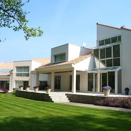 Les Jardins De La Muse, Piscine Couverte, Et Fitness ゲストハウス *