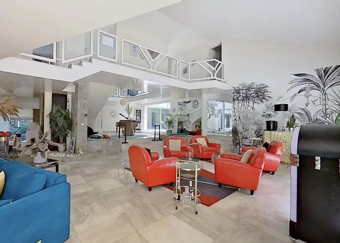 Les Jardins De La Muse, Piscine Couverte, Et Fitness *