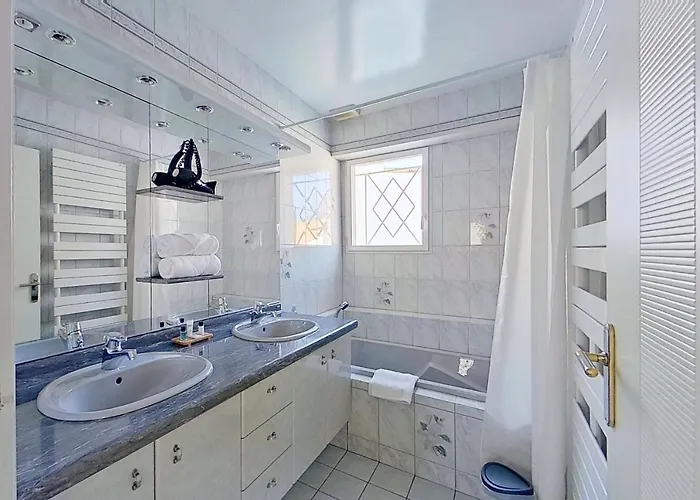 Les Jardins De La Muse, Piscine Couverte, Et Fitness Gasthuis Basse-Goulaine