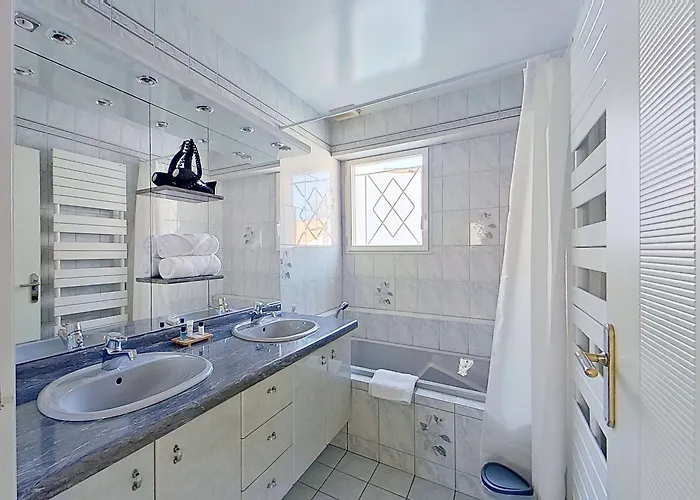 Gasthuis Les Jardins De La Muse, Piscine Couverte, Et Fitness